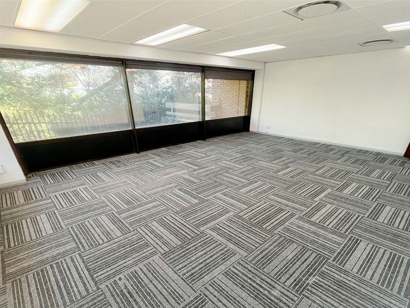 334m2 office to let in Bedfordview - Photo 10