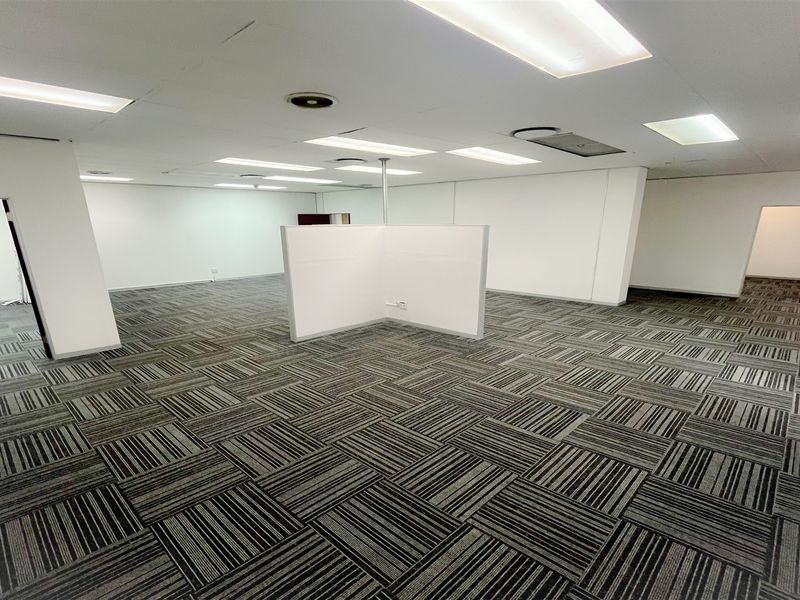 334m2 office to let in Bedfordview - Photo 4