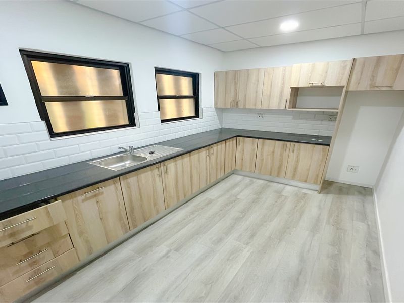 334m2 office to let in Bedfordview - Photo 8