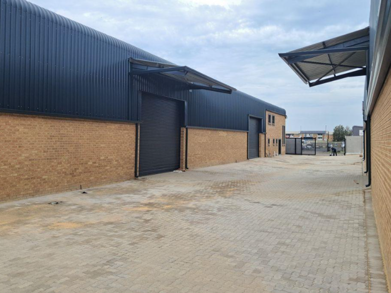Stunning Newly Built A-Grade Warehouse Available To Let - Photo 4