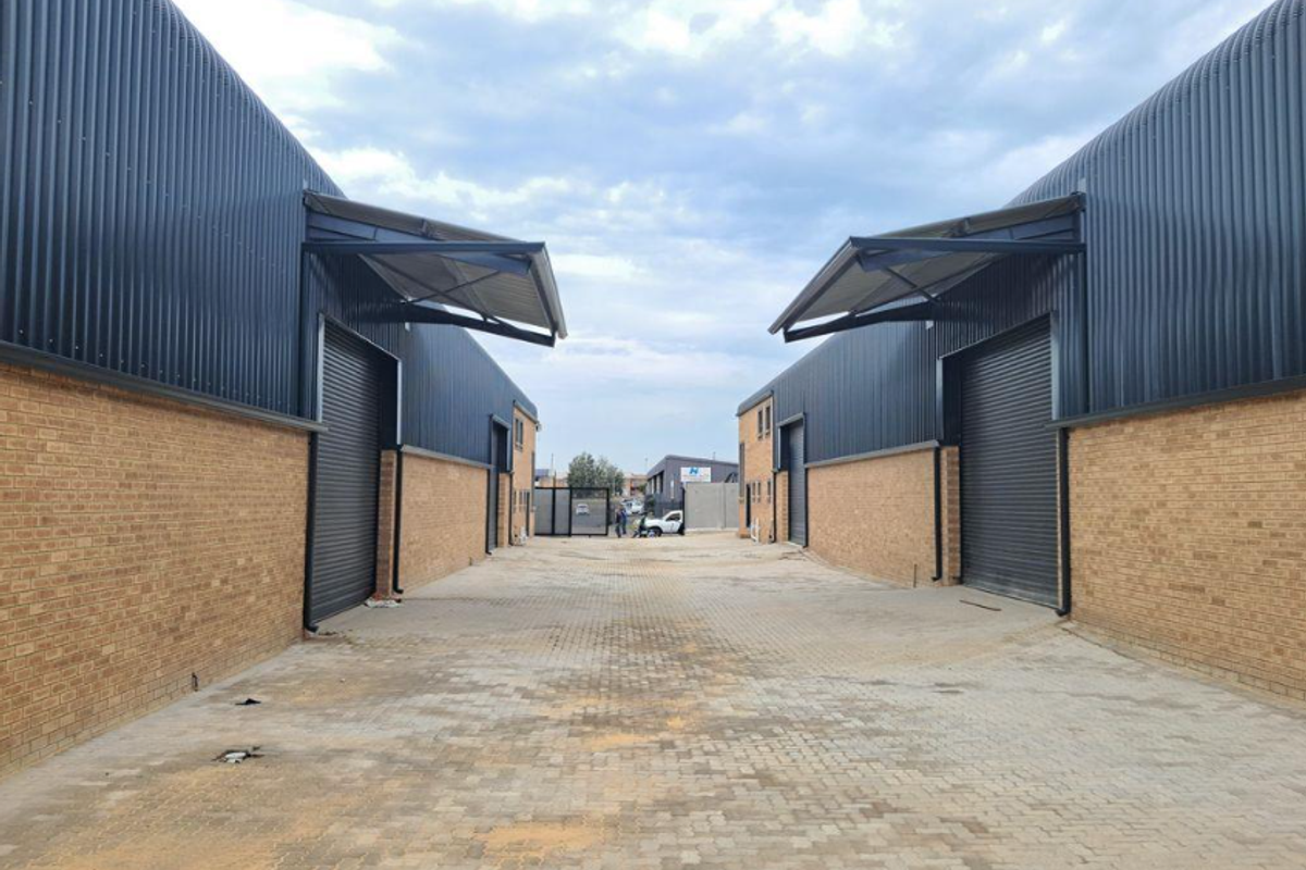 Stunning Newly Built A-Grade Warehouse Available To Let - Photo 5
