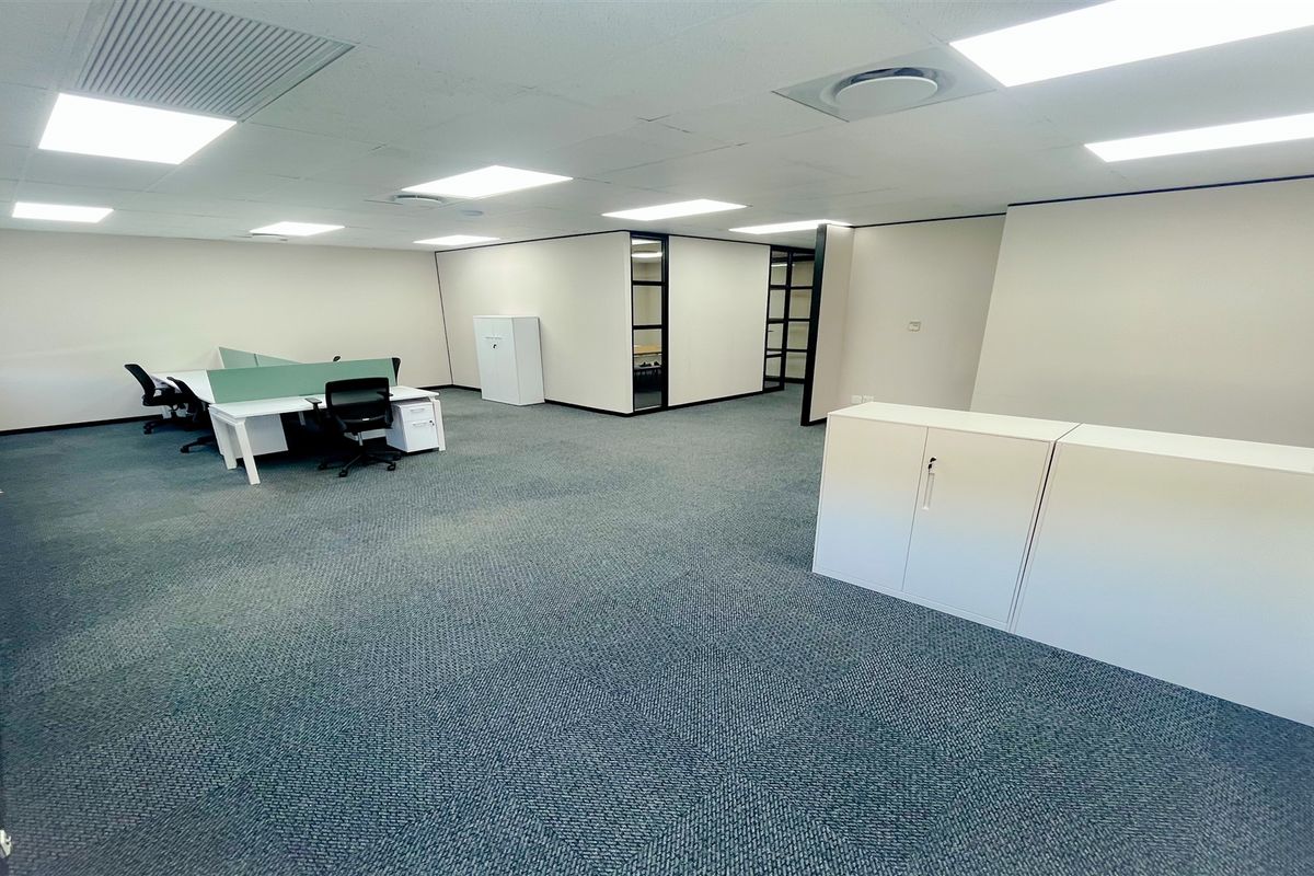 120m2 furnished office space to let in Bedfordview - Photo 5