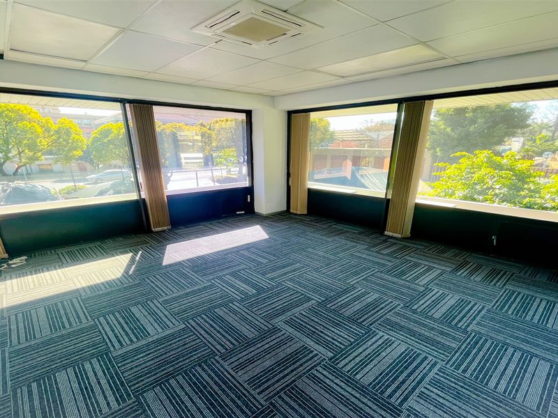 320m2 office space to let in Bedfordview - Photo 9