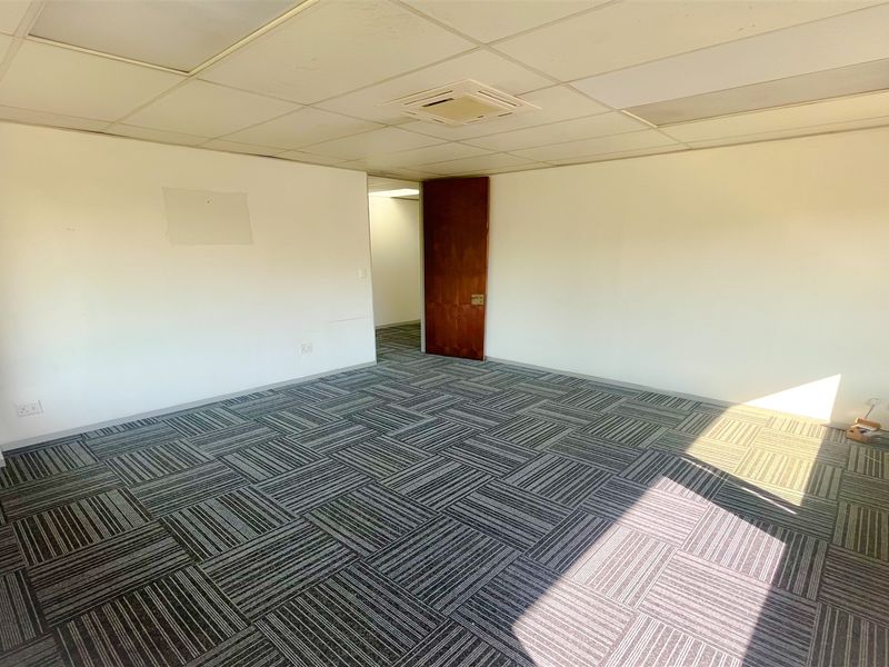 320m2 office space to let in Bedfordview - Photo 8