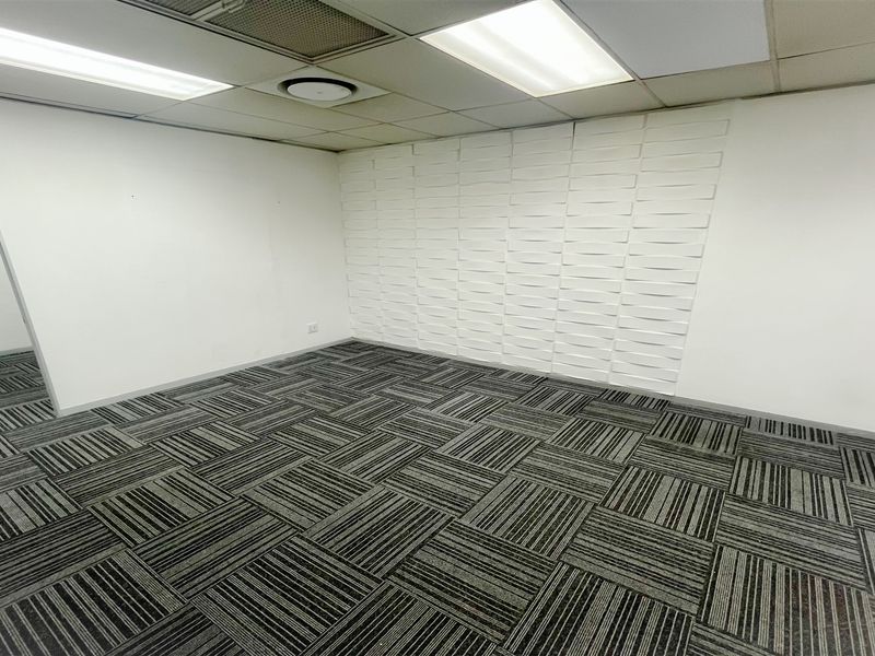 320m2 office space to let in Bedfordview - Photo 6