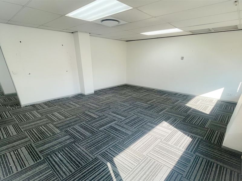 320m2 office space to let in Bedfordview - Photo 5
