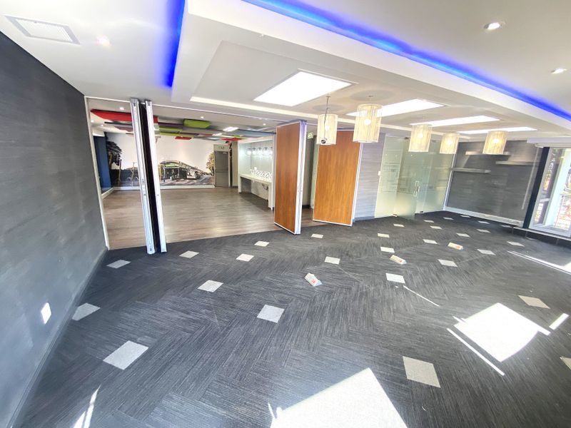Premium 1,663m2 Free-Standing Office Block for Sale in Midrand - Photo 8