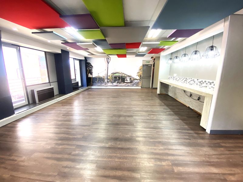 Premium 1,663m2 Free-Standing Office Block for Sale in Midrand - Photo 9