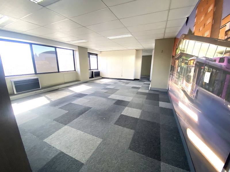 Premium 1,663m2 Free-Standing Office Block for Sale in Midrand - Photo 4
