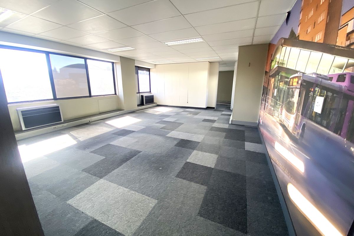 Premium 1,663m2 Free-Standing Office Block for Sale in Midrand - Photo 4