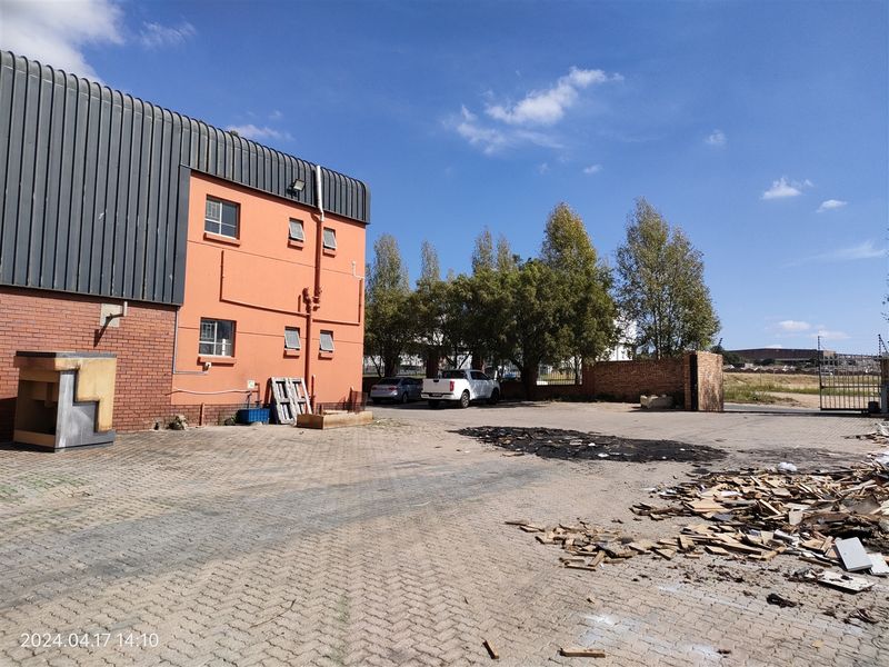 1608m2  Warehouse  -FOR SALE - Photo 6