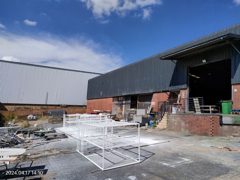1608m2  Warehouse  -FOR SALE - Photo 5