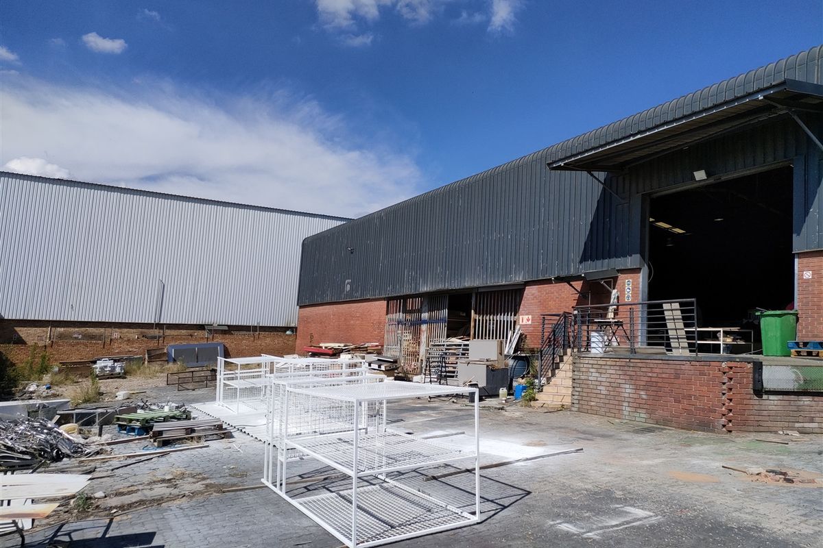 1608m2  Warehouse  -FOR SALE - Photo 5