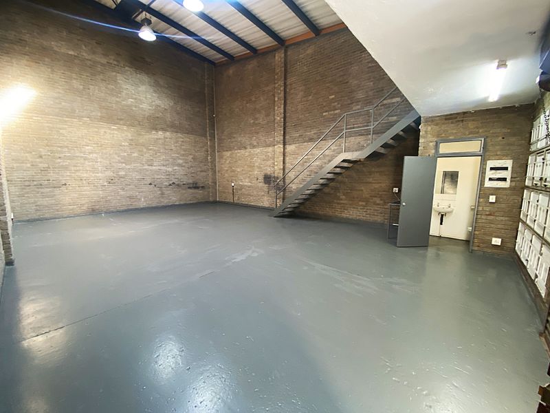 125m2 Mini Warehouse To Let – Prime Midrand Location, Secure & Ready for Immediate Occupation - Photo 3