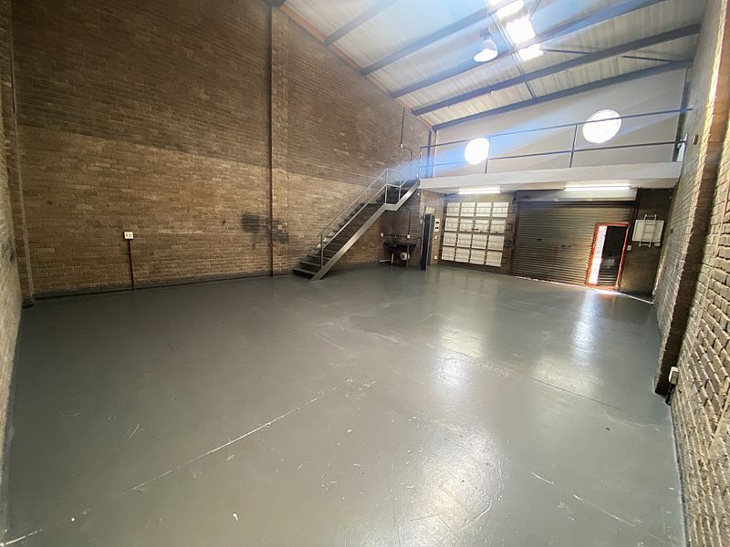 125m2 Mini Warehouse To Let – Prime Midrand Location, Secure & Ready for Immediate Occupation - Photo 2