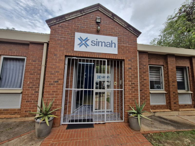Beautiful big office space available to rent in die Hoewes - Photo 2