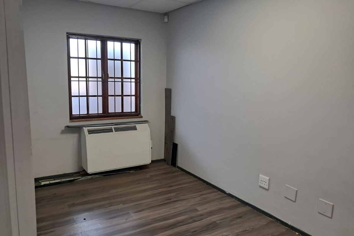 99m2 Office to let in Highveld - Photo 5