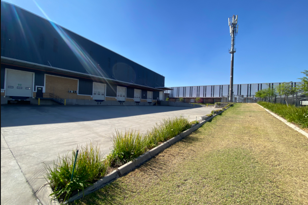 Premium 8,518m2 Logistics Facility to Let in Waterfall City Distribution Campus, Midrand - Photo 3