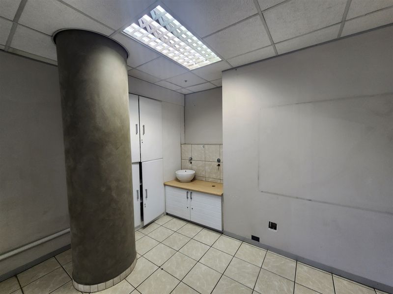 Offices to let in Sandown, Sandton - Photo 9