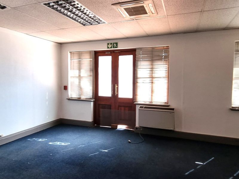 Office space to let in a Freestanding building in Rivonia - Photo 9