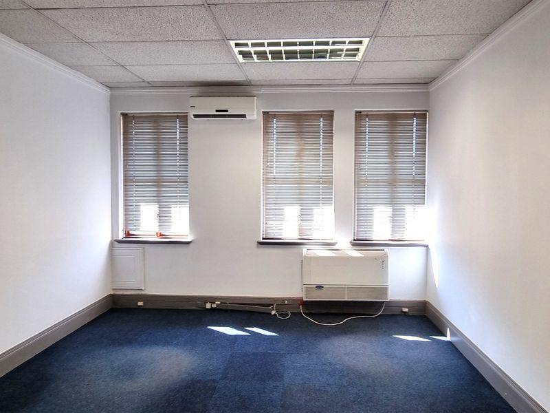 Office space to let in a Freestanding building in Rivonia - Photo 7