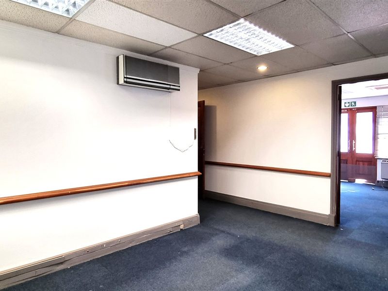 Office space to let in a Freestanding building in Rivonia - Photo 6