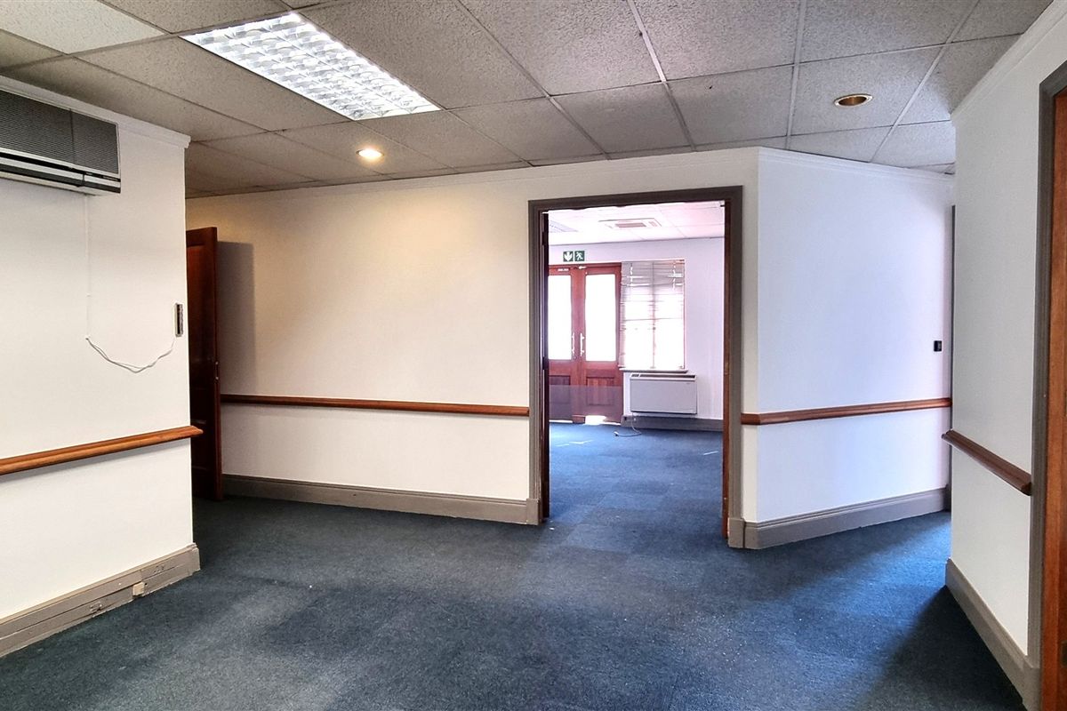 Office space to let in a Freestanding building in Rivonia - Photo 4