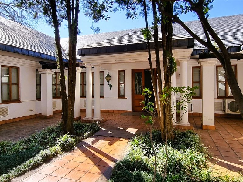 Office space to let in a Freestanding building in Rivonia - Photo 2