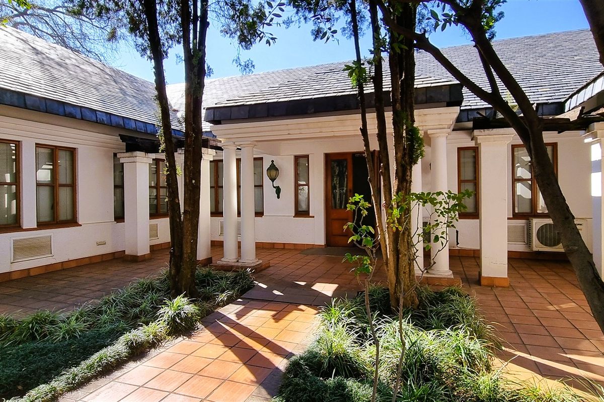 Office space to let in a Freestanding building in Rivonia - Photo 2