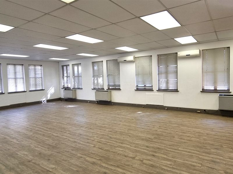 Office space to let Ground floor in Eden Park - Photo 6