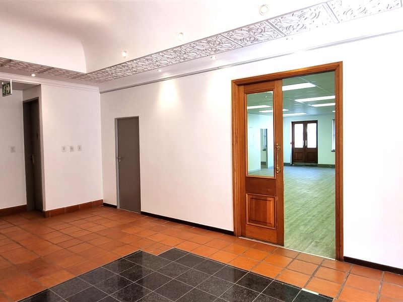 Office space to let Ground floor in Eden Park - Photo 2