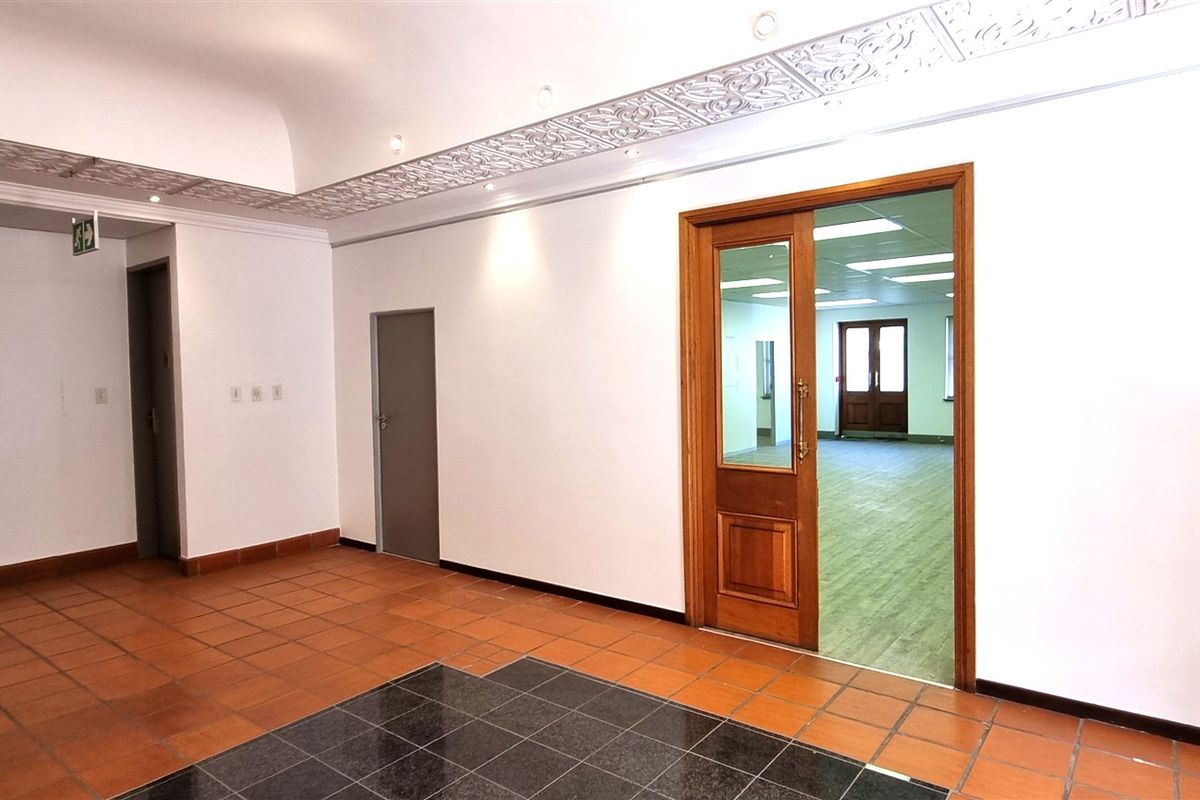 Office space to let Ground floor in Eden Park - Photo 2