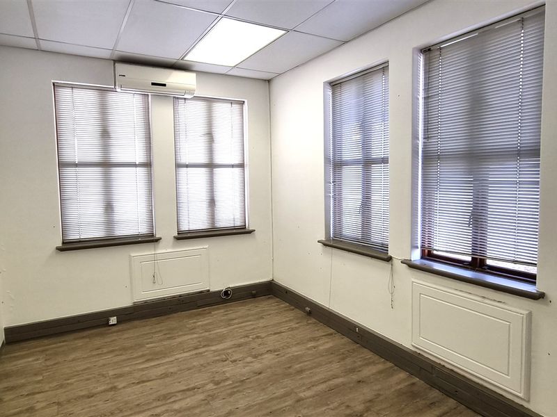 Office space to let Ground floor in Eden Park - Photo 8