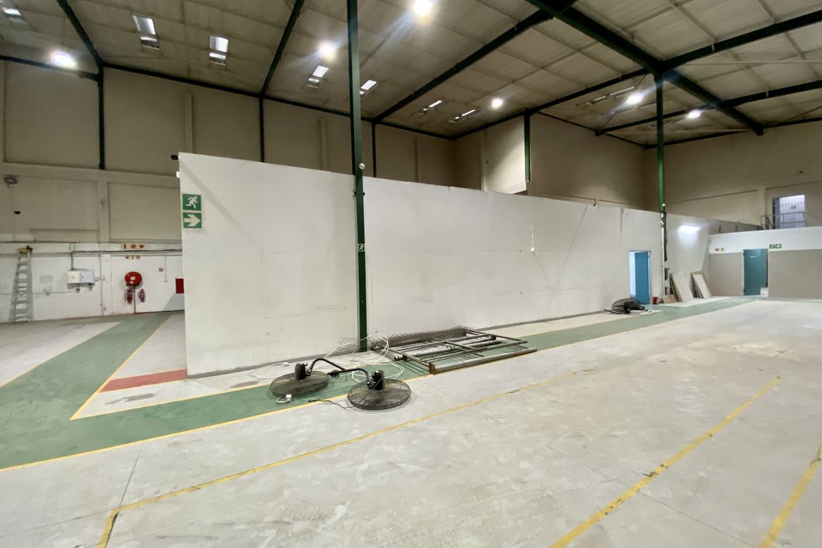 1,418m2 Prime Industrial Warehouse To Let | High-Exposure Corner Unit – Halfway House - Photo 5