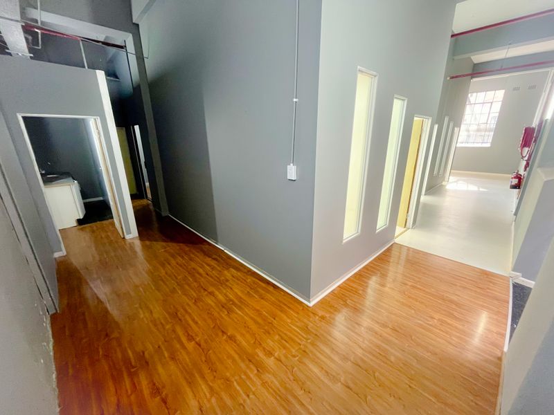 120m2 office space to let in Braamfontein Werf - Photo 2