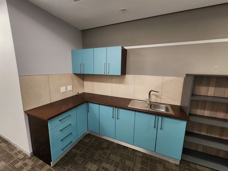 Offices space to let in Sandton - Photo 6