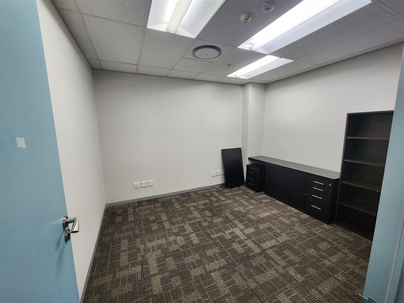 Offices space to let in Sandton - Photo 7
