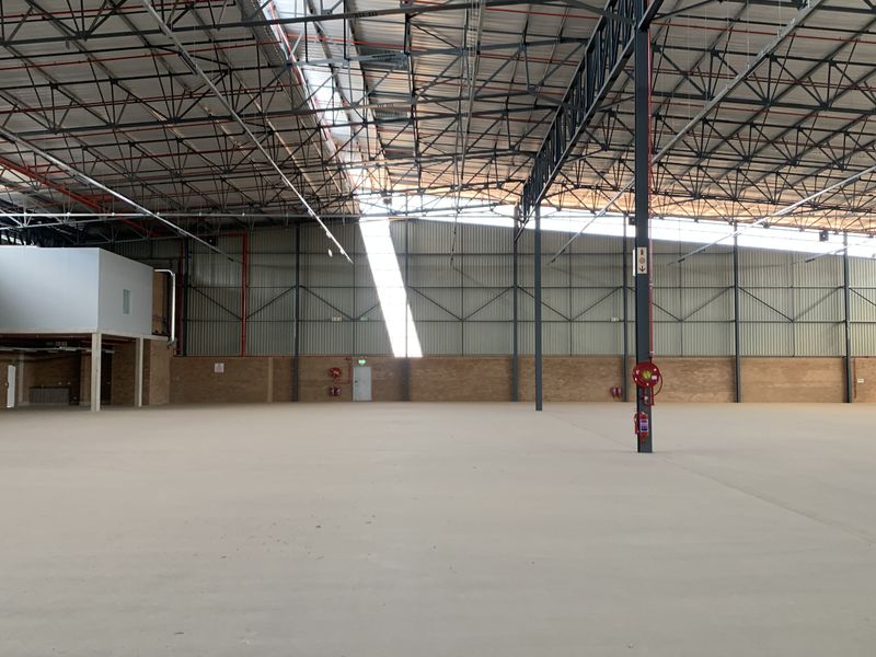 Warehouse to let in Airport Park - Photo 9