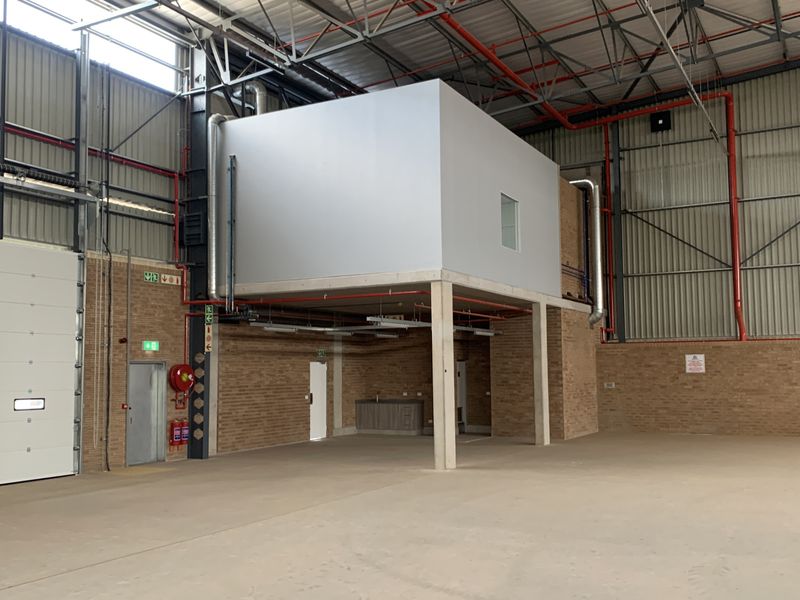 Warehouse to let in Airport Park - Photo 6