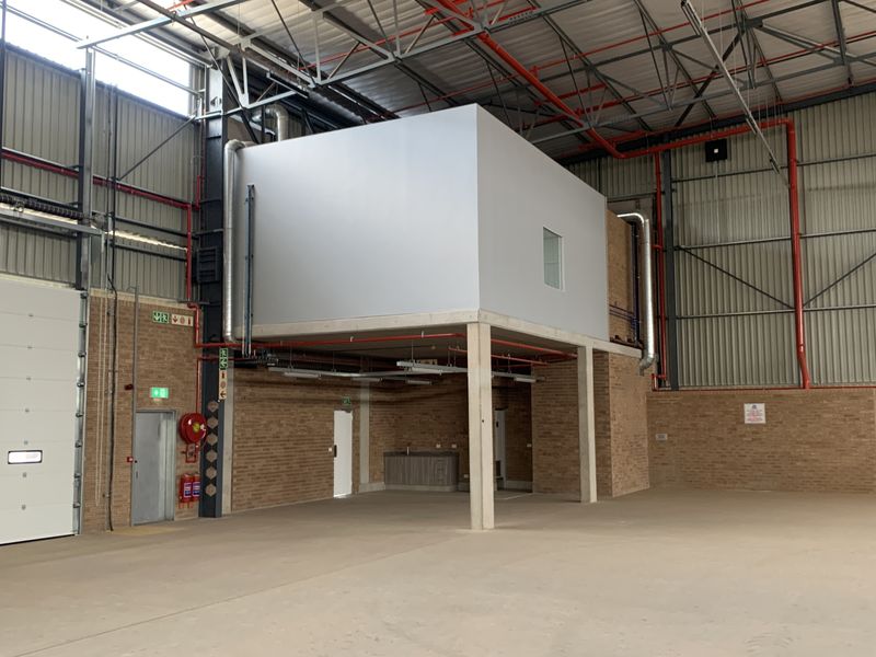 Warehouse to let in Airport Park - Photo 7