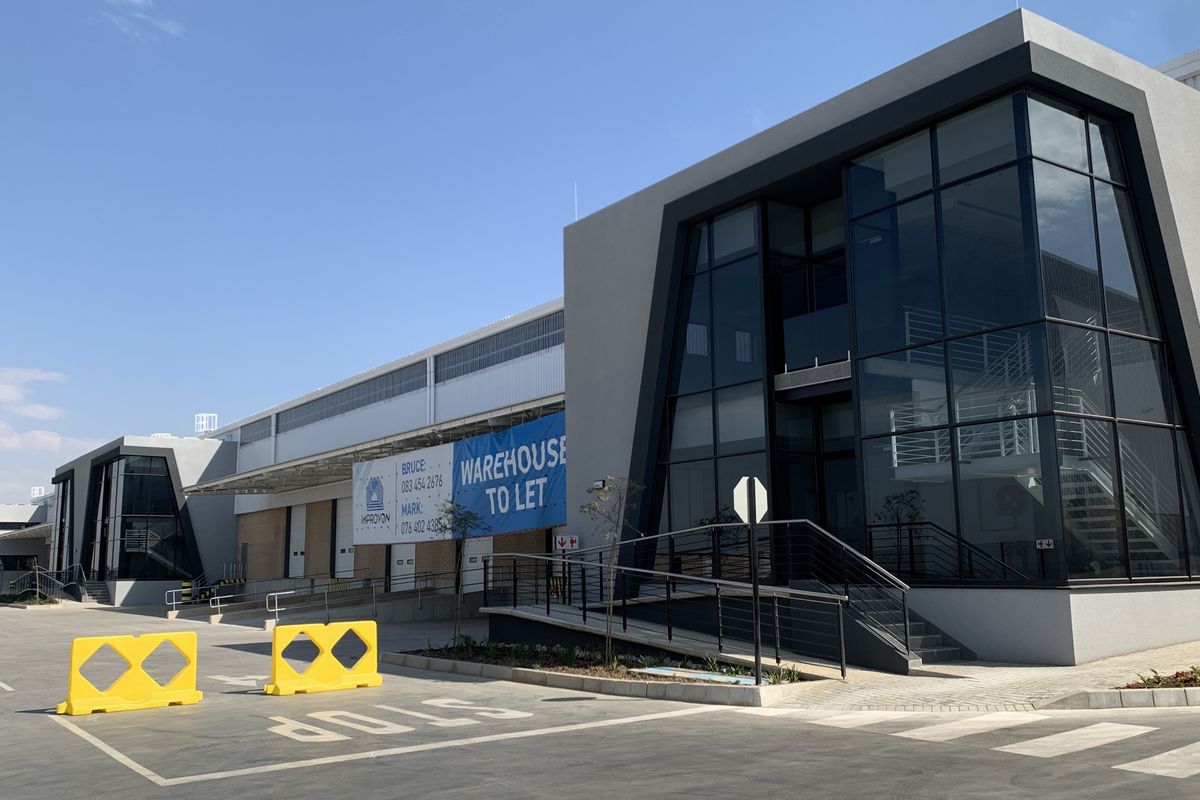 Warehouse to let in Airport Park - Photo 4
