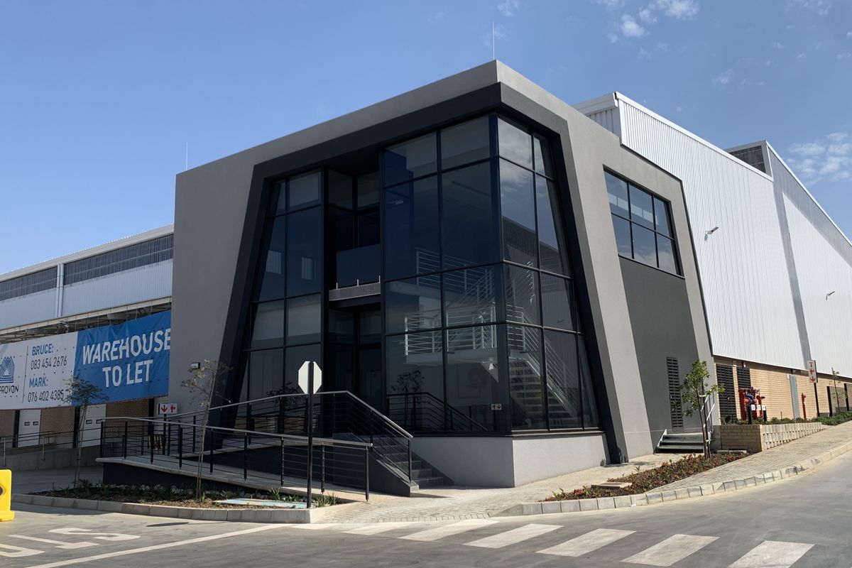 Warehouse to let in Airport Park - Photo 5