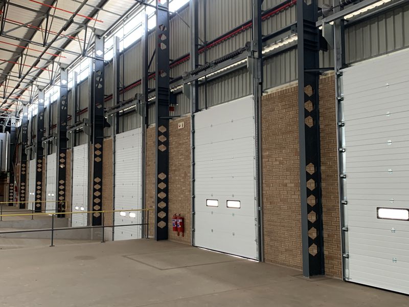 Newly developed industrial units to let in Airport Park - Photo 10