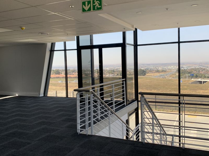 Newly developed industrial units to let in Airport Park - Photo 4