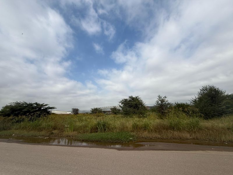 Prime Heavy Industrial Vacant Stand – Ideal Large-Scale Warehouse Development - Photo 3