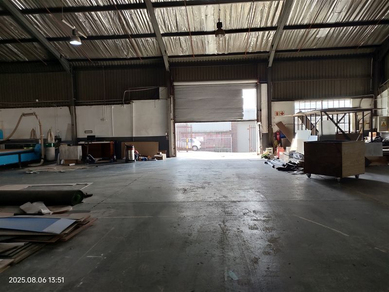 1946m2  Warehouse  - TO LEASE - Photo 5