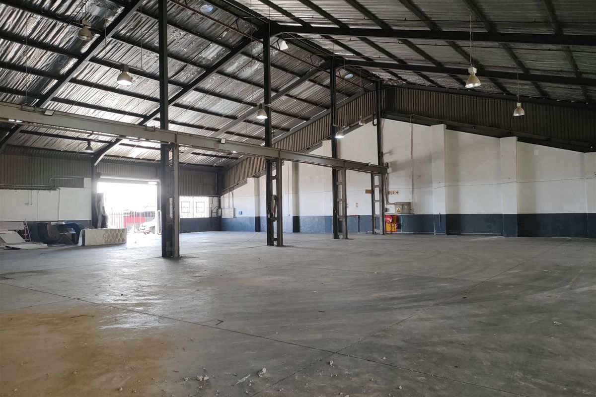 1946m2  Warehouse  - TO LEASE - Photo 3