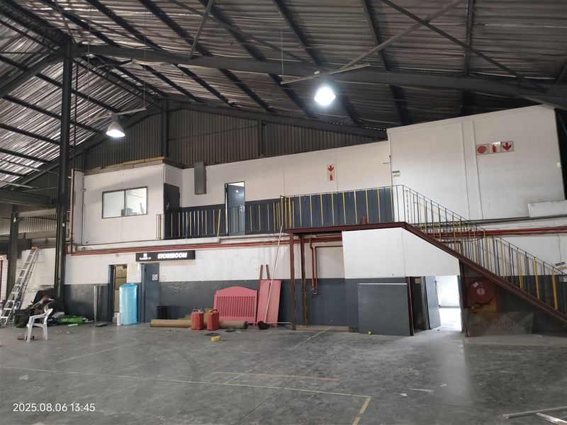 1946m2  Warehouse  - TO LEASE - Photo 2