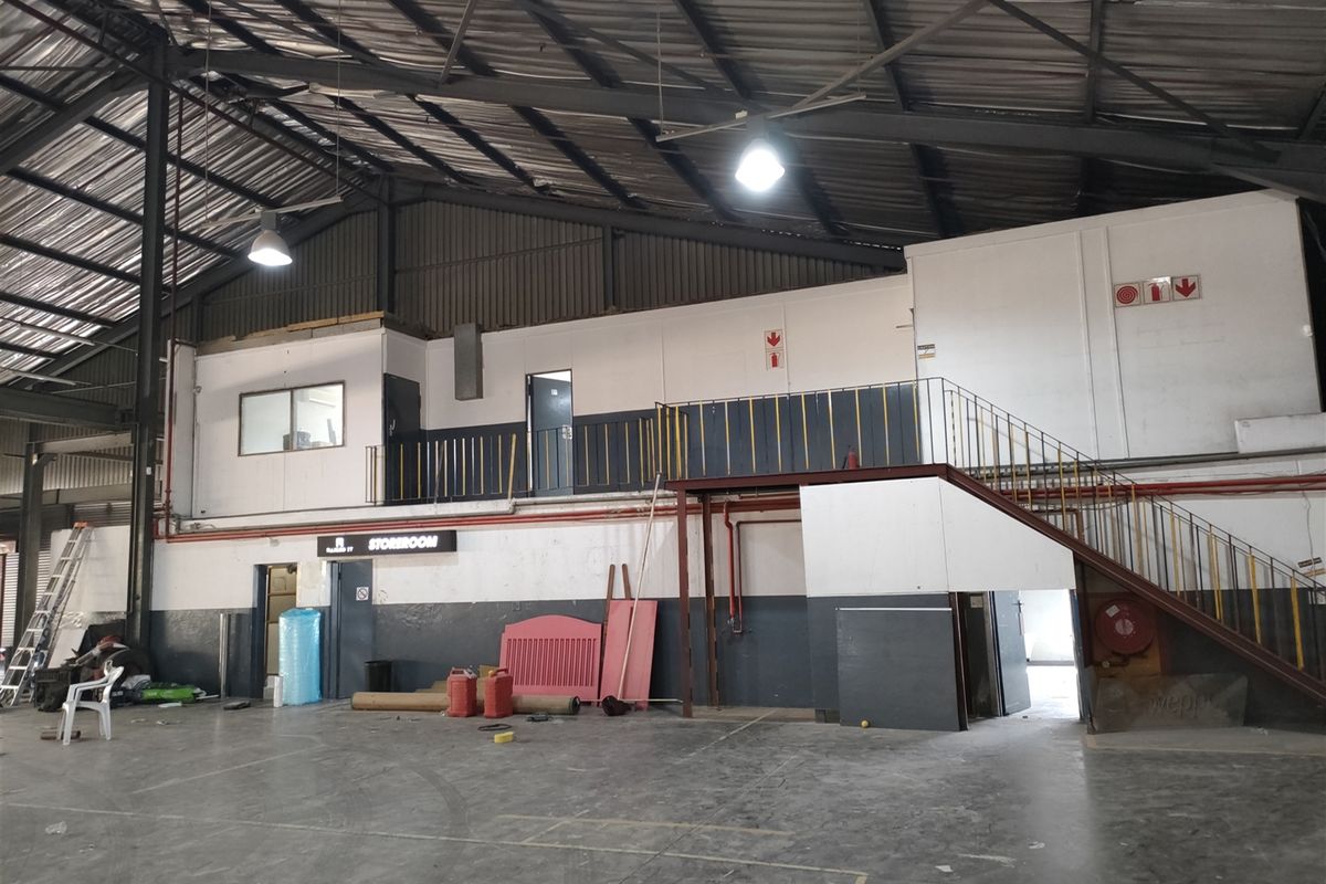 1946m2  Warehouse  - TO LEASE - Photo 2