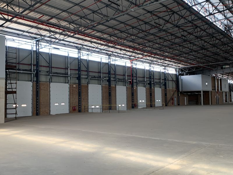 Sate of the art industrial unit to let in Airport Park - Photo 10